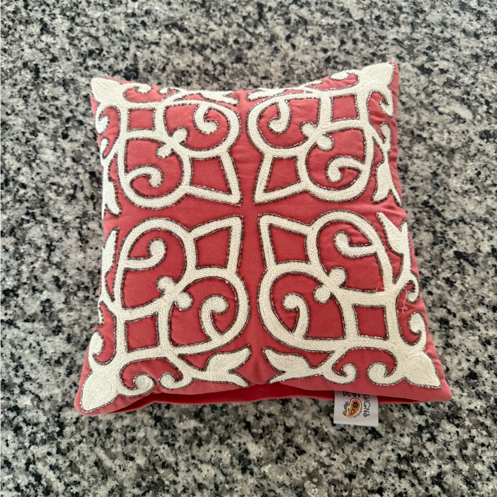 Decorative pillow